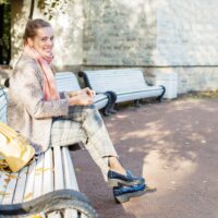 pretty-woman-resting-park